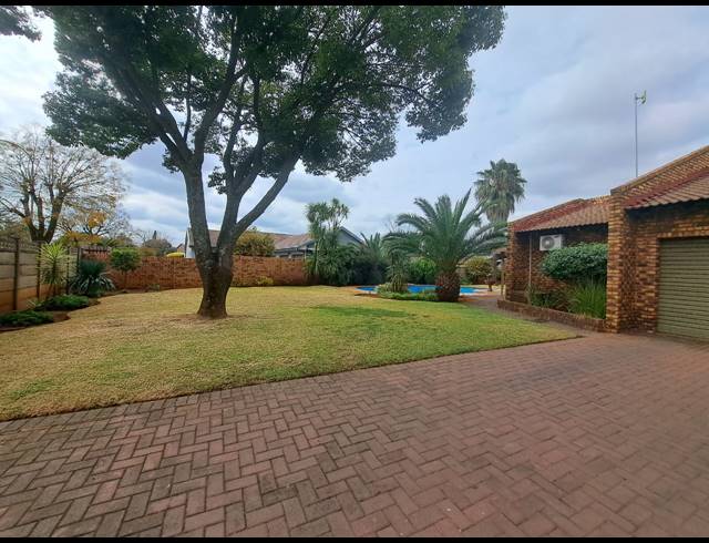 3 BEDROOM HOUSE FOR SALE IN FALCON RIDGE